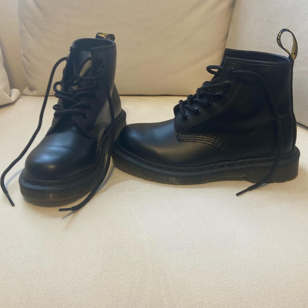 Doc Martens - Black size 5